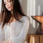 Bluzki, które robią cuda: optycznie wysmuklą brzuch i podkreślą atuty sylwetki