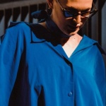 Cool blue w twojej szafie: niebieskie akcenty, które odświeżą każdą stylizację