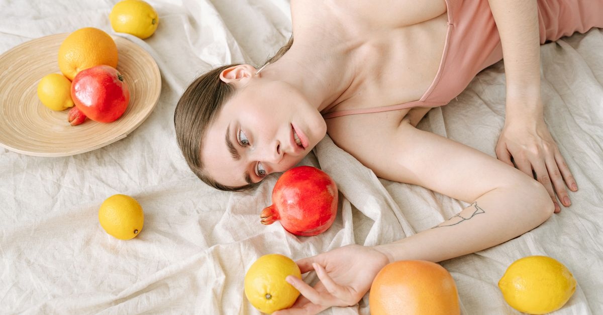 Nakarm swoją skórę: dieta, która rozpędza jej metabolizm i wydobywa naturalny blask